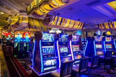 Our Bandar Poker table view with dealer area and card positions